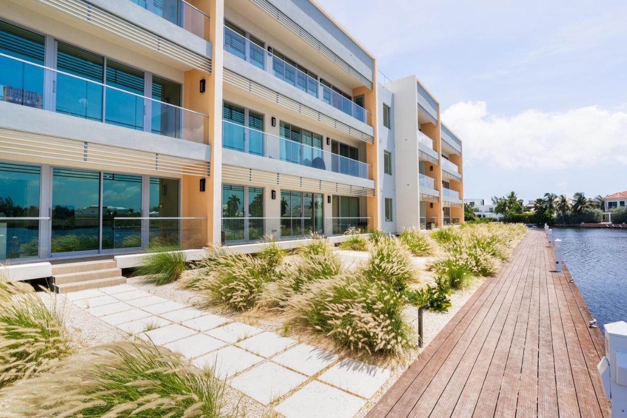 One Canal Point George Town Exterior foto