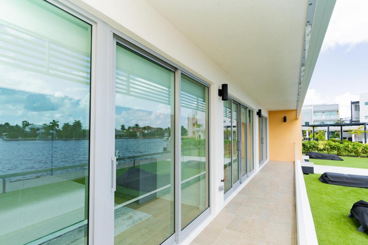 One Canal Point George Town Exterior foto